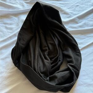 Beyond Yoga black Fabric infinity scarf